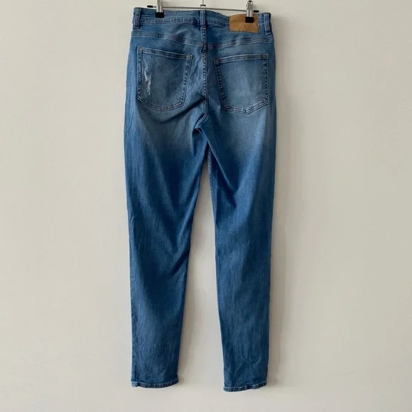 🌼 H&M Divided Jeans 🌼 - Picture 3 of 7